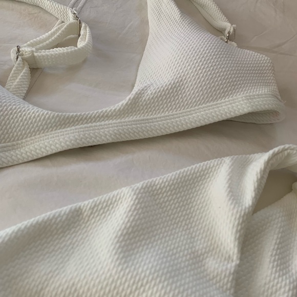 Fun white pattern bikini! - Picture 2 of 2